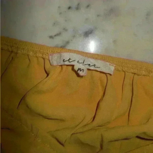 Altered State Marigold Yellow Top with puffy sleeves - M - Picture 2 of 3